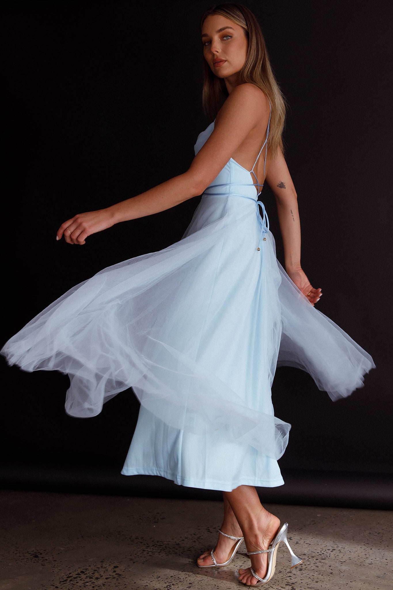 Floating By Pleated Neckline Mesh Midi Dress Blue