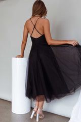 Smitten Sweetheart Neckline Chiffon Midi Dress Black